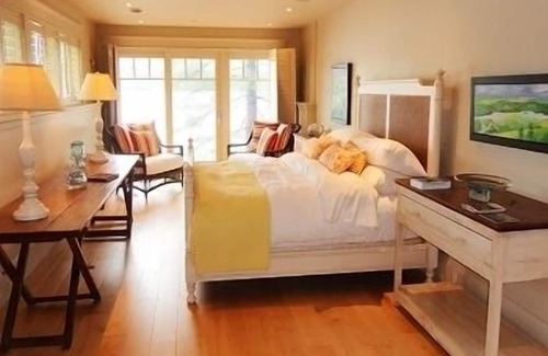 Sainte-Marguerite-du-Lac-Masson Bed & Breakfast | Gite du Grand Peintre Gordon Harrison