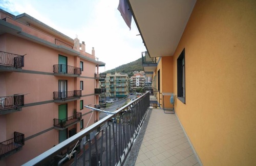 Borghetto Santo Spirito Apartment | Giardini 13 Int 15 - Two Bedroom Apartment, Sleeps 6