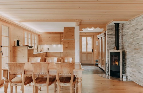 Saanenmöser Apartment | Giferblick by Interhome