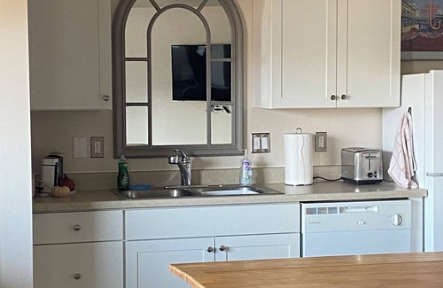 Gig Harbor Apartment | Gig Harbor Downtown Waterfront Retreat