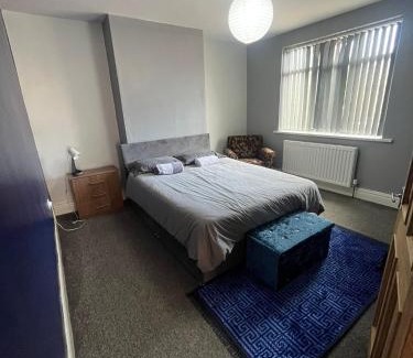 Fenham House | Giga Residential 4 Bedrooms, 8 guests , Near City Centre, Arcade Machine, Sky TV, Netflix, Free Wifi, Free Parking