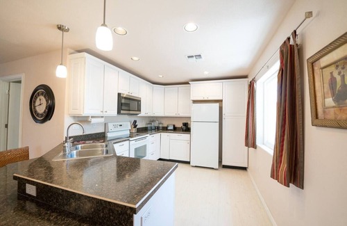 Thatcher House | Gila Valley Cottage: Your Peaceful Retreat