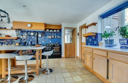Hailsham House | Gildridge House - Four Bedroom House, Sleeps 12