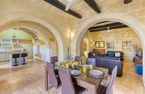 Victoria Villa | Girardu - Victoria Holiday Home