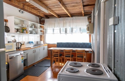 Eukey Ski Chalet | Girraween Country Inn