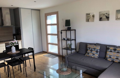 Saint-Coulomb House | Gite 3 * - Seaside (900 M) - 2/3 Pers. - Pets welcome - Peace and quiet guaranteed.