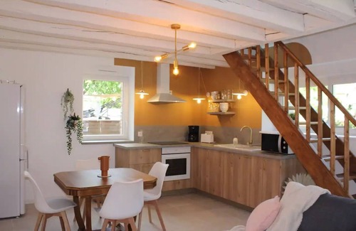 Veuves House | GITE 4/6P EN BORD DE LOIRE AVEC PISCINE CHAUFFEE