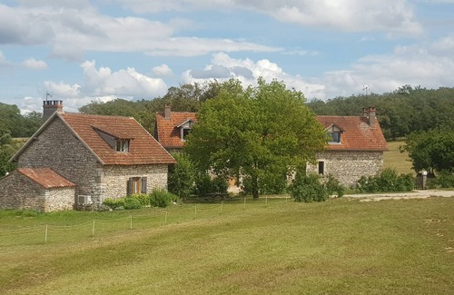 Carlucet House | Gite A LA Ferme - Installez-vous en Pleine Nature!
