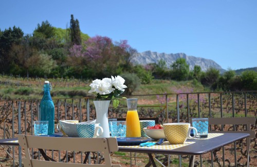 Le Tholonet Apartment | Gîte among the vines - Grenache