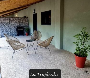 Rumilly House | Gite avec Spa " La tropicale "