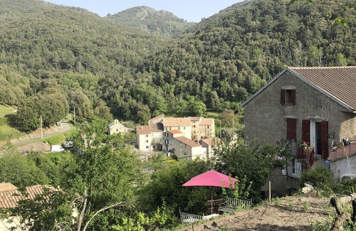 Santa-Lucia-di-Mercurio House | Gîte casa mea in the center of corsica.
