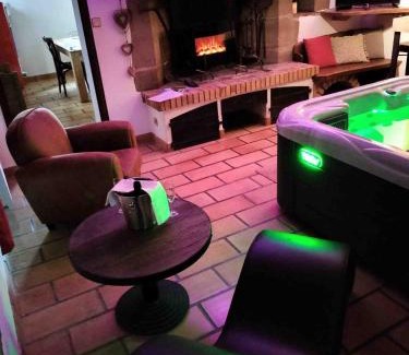 Vallieres Apartment | GITE Chambre SPA Privé DE L'ANCIENNE FERME