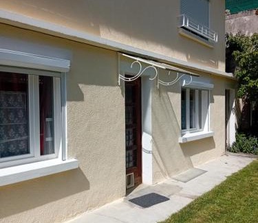 Saint-Alban-sur-Limagnole House | gite D ETAPE DU PELERIN de la butte aux oiseaux