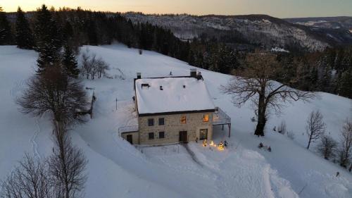 Premanon House | Gite d exception avec vue panoramique 4 personnes