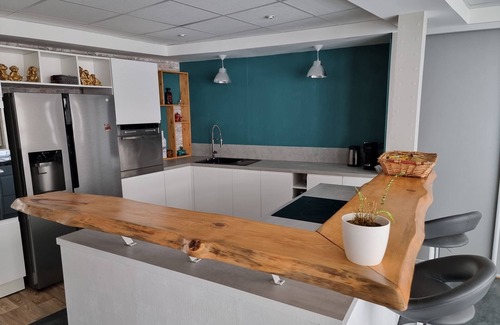 Piegut-Pluviers House | Gite de Luxe de 160m2 Avec Piscine et Jardin Arboré