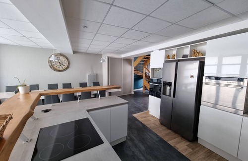 Piegut-Pluviers House | Gite de Luxe de 160m2 Avec Piscine et Jardin Arboré