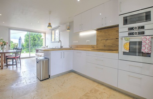 Cladech House | Gîte Déodatus in Cladech – House with Garden, Saltwater Pool, and Air Conditioning