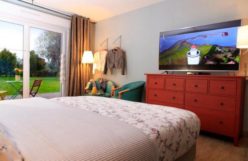 Vieil-Hesdin House | gite du vieux saule 1 gite avec spa privatif pour 2 personnes 1 suite familiale sans spa
