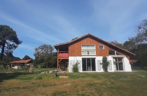 Garrosse Cottage | Gite for 10 people bright rooms and dormitory