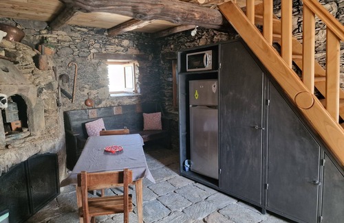 Cambia House | Gite in a former chestnut dryer