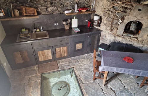 Cambia House | Gite in a former chestnut dryer