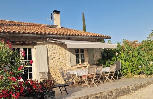 Saint-Pierre-de-Cole Cottage | Gite in Perigord. (youtube) gite les gardes