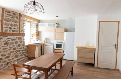 Saint-Hostien Cottage | Gite in Sucs country