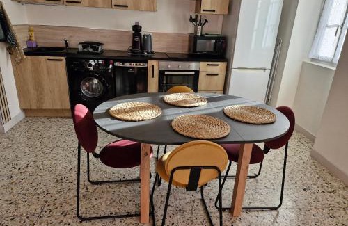 Baume-les-Messieurs House | Gite Le bout du monde
