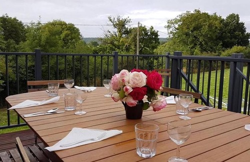 Rouperroux Apartment | Gite Les Moutons. Beautiful, converted longere overlooking woodland.