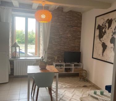 Chaumont-sur-Loire Apartment | Gite les pieds dans l'eau