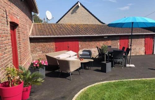 Andres House | Gite Les Volets Rouges