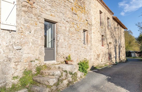 Mortagne-sur-Sevre Cottage | Gite Mortagne-sur-Sèvre, studio flat, 2 persons