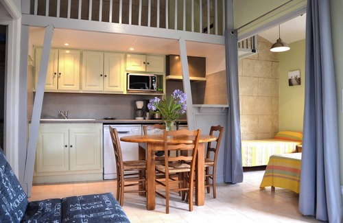 Raphele-les-Arles House | Gite Pastre #1, Gite in Holiday Residence between Camargue and Alpilles