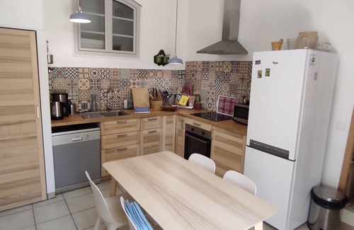 Entrechaux Apartment | Gîte Romarin, between vineyards and olive groves.
