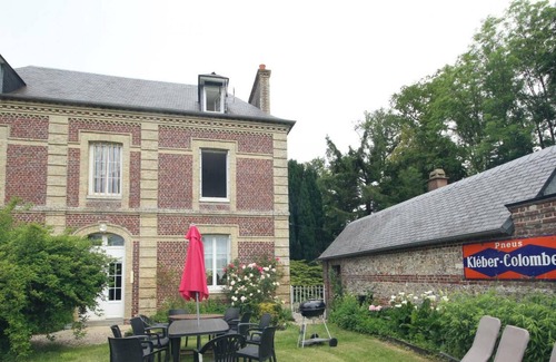 Saint-Pierre-Benouville House | Gite Saint-Pierre-Bénouville, 4 bedrooms, 8 persons