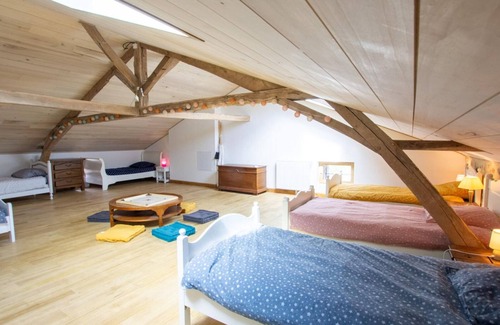 Saint-Estephe Cottage | Gite Saint-Estèphe, 5 bedrooms, 15 persons