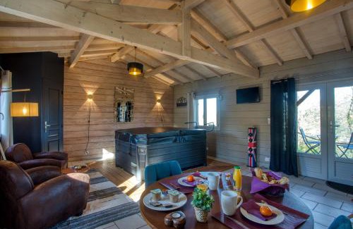 Saint-Cybranet Ski Chalet | gite&spa privatif -le bois de la pause-