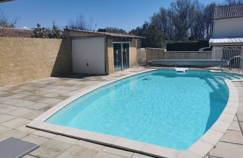 La Baume-de-Transit House | Gîte with park and swimming pool