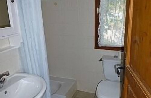 Le Somail House | Gite With Private Pool And Vineyard Views on Canal du Midi