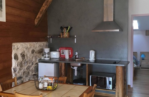 Camarade Cottage | Gîte with swimming pool and view of the Pyrenees