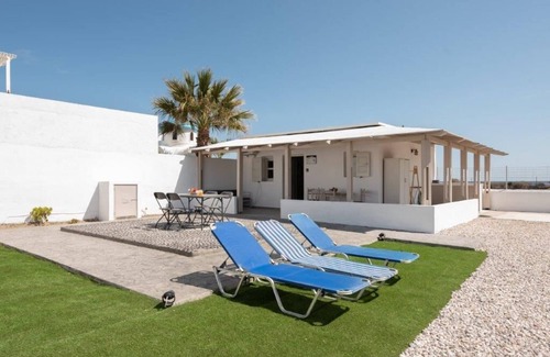 Perivolos Apartment | GK in SANTORINI HOME ART