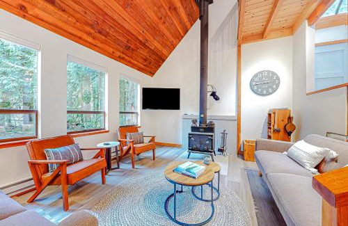 Warnick House | Glacier Glow