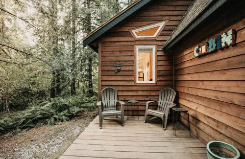 Warnick House | Glacier Springs Cabin #16 - Hot Tub - Wi-Fi