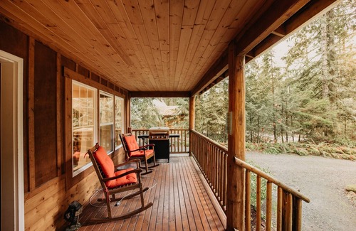 Warnick Cabin | Glacier Springs Cabin #95 - Hot Tub - WiFi