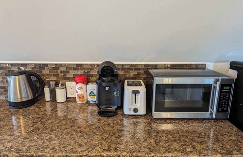 Algoma District House | Gladstone Loft: Bright & Cozy 1-Bedroom Stay