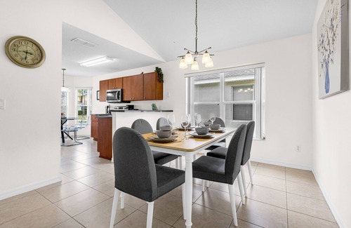 Crystal Cove House | Glamorous House in DISNEY AREA Heated Private Pool