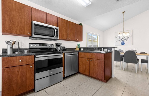 Crystal Cove House | Glamorous House in DISNEY AREA Heated Private Pool