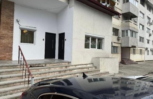 Braila Apartment | Glamorous One