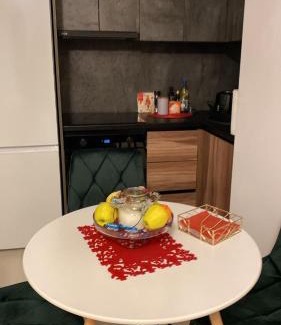 Braila Apartment | Glamorous One