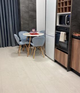 Braila Apartment | Glamorous Two